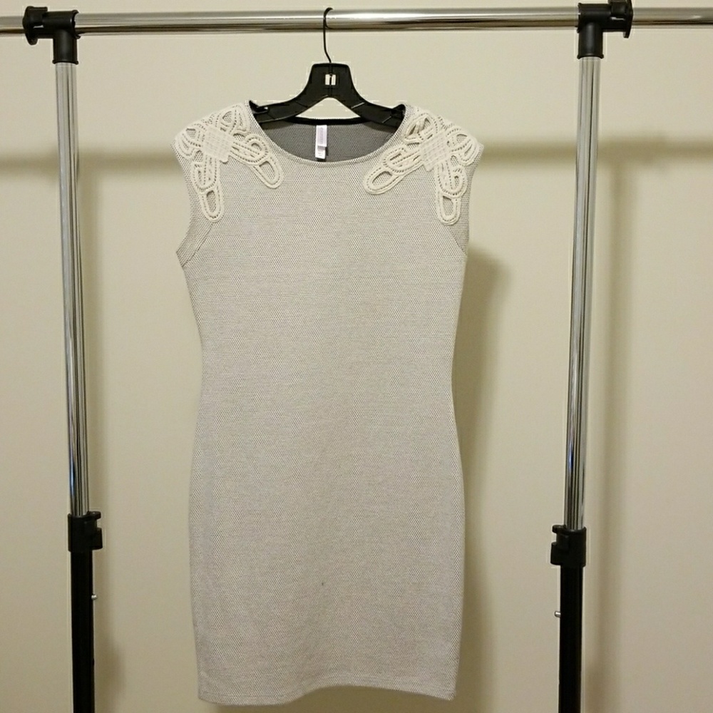Shoulder Details Midi/Mini Dress